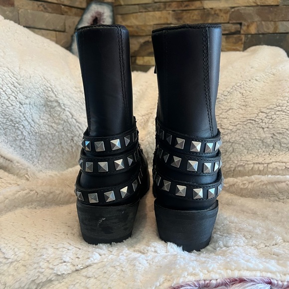 Harley Davidson Women’s Leather Boots with Studs - Picture 2 of 10